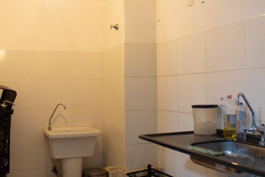 Cozinha de apartamento para alugar com 2 quartos, 33m² em Santo Amaro, São Paulo