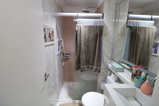 Banheiro de apartamento à venda com 1 quarto, 35m² em Jardim Ibitirama, São Paulo