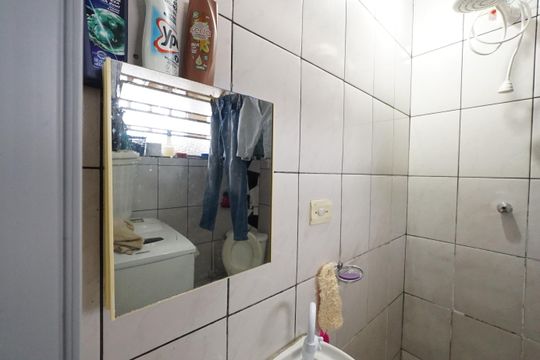 Banheiro de kitnet/studio à venda com 1 quarto, 30m² em Liberdade, São Paulo