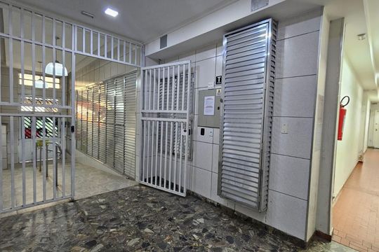 Hall de entrada de kitnet/studio à venda com 1 quarto, 30m² em Liberdade, São Paulo