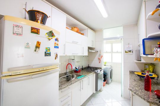 Cozinha de apartamento para alugar com 3 quartos, 77m² em Vila Leopoldina, Santo André