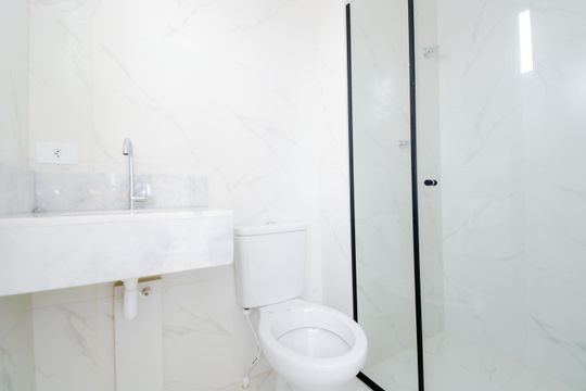 Banheiro da Suíte  de apartamento à venda com 2 quartos, 52m² em Parque Jurema, Guarulhos