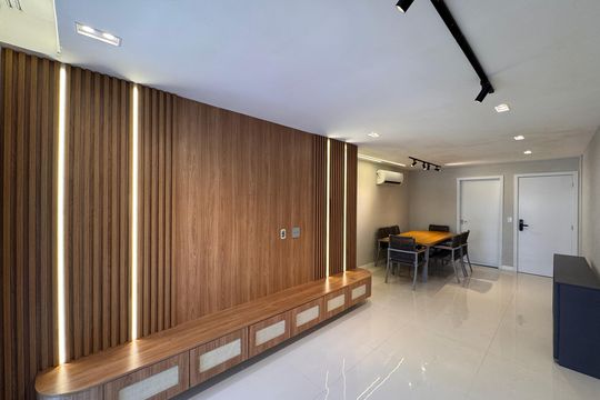 Sala de apartamento para alugar com 3 quartos, 115m² em Recreio dos Bandeirantes, Rio de Janeiro