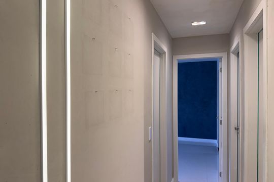 Corredor de apartamento para alugar com 3 quartos, 115m² em Recreio dos Bandeirantes, Rio de Janeiro