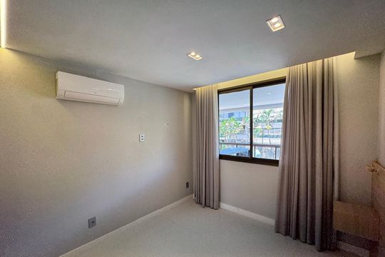Quarto 1 de apartamento para alugar com 3 quartos, 115m² em Recreio dos Bandeirantes, Rio de Janeiro