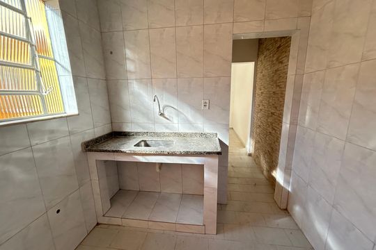Cozinha de casa para alugar com 1 quarto, 62m² em Bento Ribeiro, Rio de Janeiro