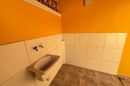 Área de Serviço de casa para alugar com 1 quarto, 62m² em Bento Ribeiro, Rio de Janeiro
