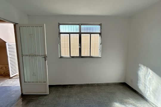 Sala de casa para alugar com 2 quartos, 70m² em Bento Ribeiro, Rio de Janeiro