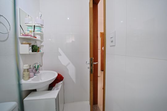 Banheiro de apartamento à venda com 1 quarto, 32m² em Vila Salete, São Paulo