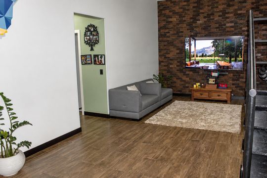 Sala de casa para alugar com 4 quartos, 600m² em Jardim Odete, São Paulo