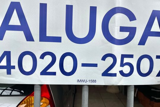 Plaquinha instalada  de casa para alugar com 1 quarto, 50m² em Jabaquara, São Paulo