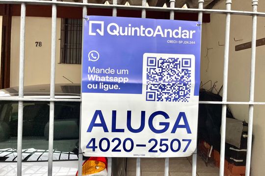 Plaquinha instalada  de casa para alugar com 1 quarto, 50m² em Jabaquara, São Paulo
