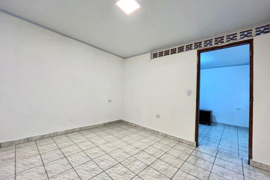 Quarto de casa para alugar com 1 quarto, 50m² em Jabaquara, São Paulo