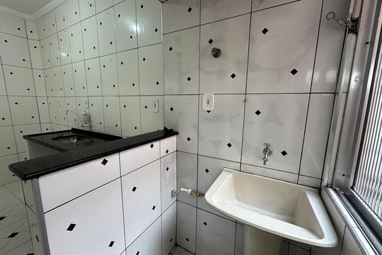 Cozinha e Área de Serviço de apartamento para alugar com 1 quarto, 44m² em Centro, São Vicente