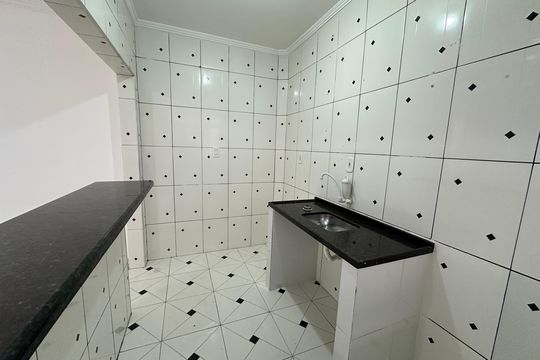 Cozinha de apartamento para alugar com 1 quarto, 44m² em Centro, São Vicente
