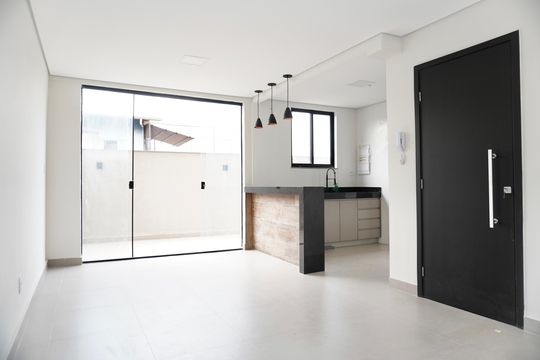 Apartamento à venda com 3 quartos, 117m² em Santa Tereza, Belo Horizonte