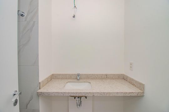 Banheiro da Suíte 1 de apartamento à venda com 3 quartos, 143m² em Rio Branco, Porto Alegre