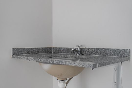 Banheiro de apartamento para alugar com 2 quartos, 46m² em Morro Santana, Porto Alegre