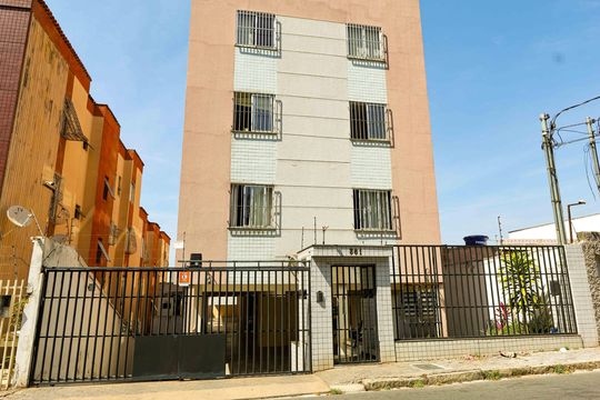 Fachada e portaria de apartamento para alugar com 3 quartos, 62m² em Monsenhor Messias, Belo Horizonte
