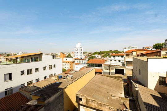 Vista da Semi-suíte de apartamento para alugar com 3 quartos, 62m² em Monsenhor Messias, Belo Horizonte