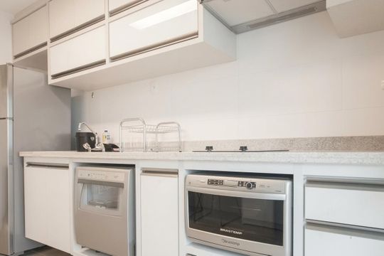 Cozinha de apartamento para alugar com 1 quarto, 31m² em Brooklin, São Paulo