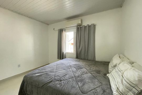 Casa à venda com 2 quartos, 82m² em Scharlau, São Leopoldo