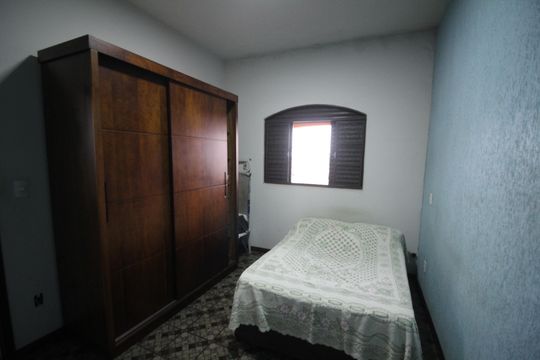 Quarto 2 de casa à venda com 3 quartos, 180m² em Brasil Industrial, Belo Horizonte