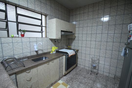 Cozinha de casa à venda com 3 quartos, 180m² em Brasil Industrial, Belo Horizonte