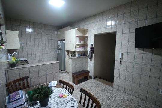 Cozinha de casa à venda com 3 quartos, 180m² em Brasil Industrial, Belo Horizonte
