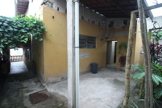 Quintal de casa à venda com 3 quartos, 180m² em Brasil Industrial, Belo Horizonte