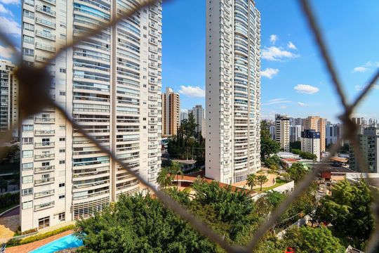 Vista da sala de apartamento para alugar com 2 quartos, 57m² em Vila Andrade, São Paulo