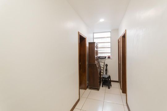 Corredor de apartamento à venda com 3 quartos, 150m² em Tijuca, Rio de Janeiro