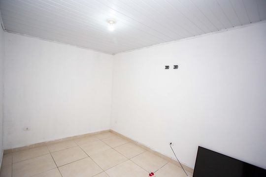 Quarto de casa para alugar com 1 quarto, 40m² em Taboão, Diadema