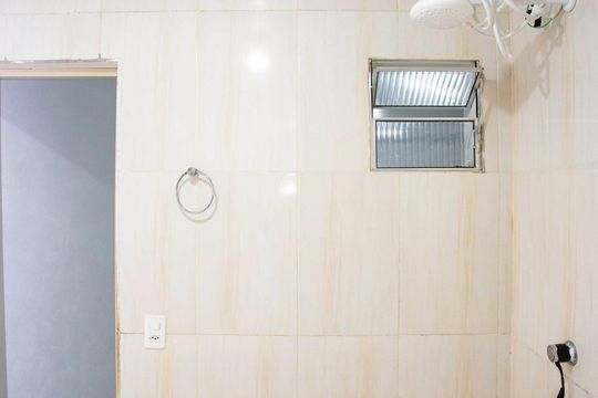 Banheiro de casa para alugar com 1 quarto, 40m² em Taboão, Diadema