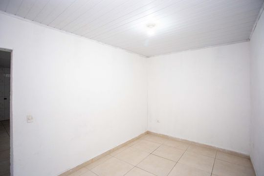 Quarto de casa para alugar com 1 quarto, 40m² em Taboão, Diadema