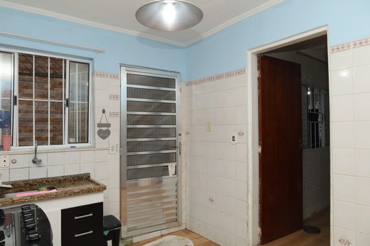 Cozinha de casa à venda com 2 quartos, 135m² em Jardim Indaia, São Paulo