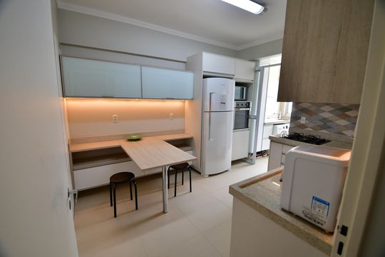 Cozinha de apartamento à venda com 3 quartos, 122m² em Cambuí, Campinas