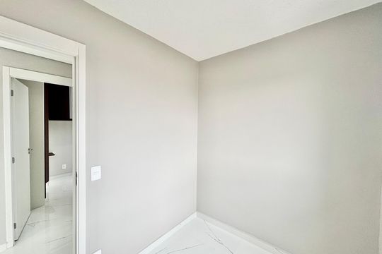 Quarto 2 de apartamento para alugar com 2 quartos, 42m² em Vila Campanela, São Paulo