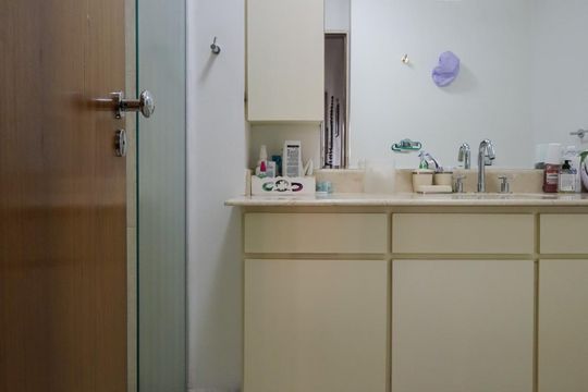 Banheiro Suíte 1 de apartamento à venda com 4 quartos, 203m² em Campo Belo, São Paulo