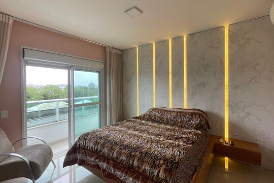 Suíte de apartamento para alugar com 3 quartos, 95m² em Centro, Palhoça