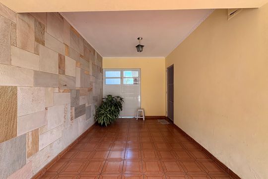 Garagem de casa à venda com 2 quartos, 200m² em Parque Oratório, Santo André