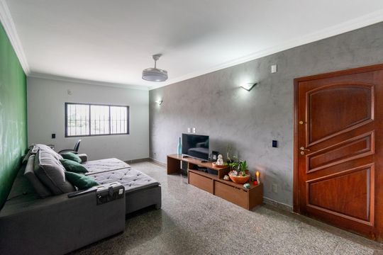 Casa à venda com 3 quartos, 204m² em Jardim Oriental, São Paulo