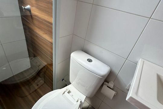 Banheiro de apartamento à venda com 2 quartos, 46m² em Jardim São Pedro de Viracopos, Campinas