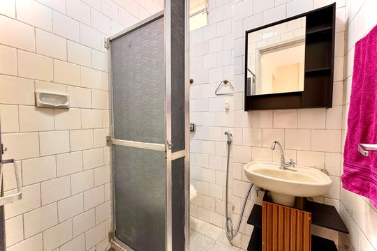 Banheiro de apartamento para alugar com 2 quartos, 52m² em Gamboa, Rio de Janeiro