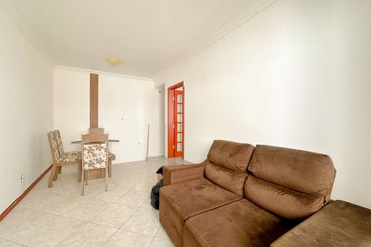 Sala de TV de apartamento para alugar com 2 quartos, 58m² em Areias, São José