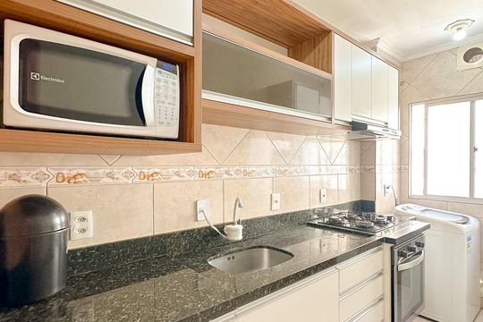 Cozinha de apartamento para alugar com 2 quartos, 58m² em Areias, São José