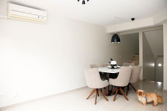 Sala de Jantar de casa de condomínio para alugar com 3 quartos, 230m² em Boa Vista, Porto Alegre