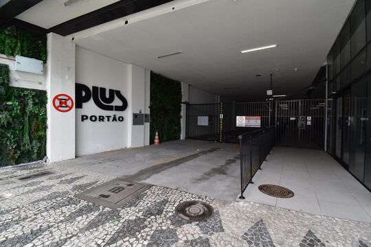 Fachada do condomínio de kitnet/studio à venda com 1 quarto, 28m² em Água Verde, Curitiba