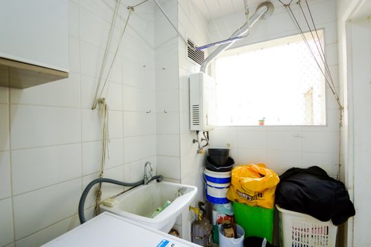 Área de Serviço  de apartamento à venda com 3 quartos, 83m² em Vila Santo Antonio, Guarulhos