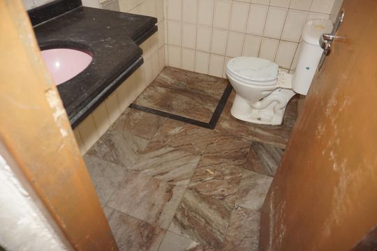 Banheiro de casa para alugar com 2 quartos, 70m² em Jardim Dom Jose, Embu das Artes